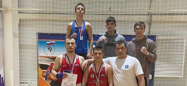 Всероссийские соревнования РОФСО «Юность России» по боксу среди юниоров 19-22 года; юношей 15-16 лет